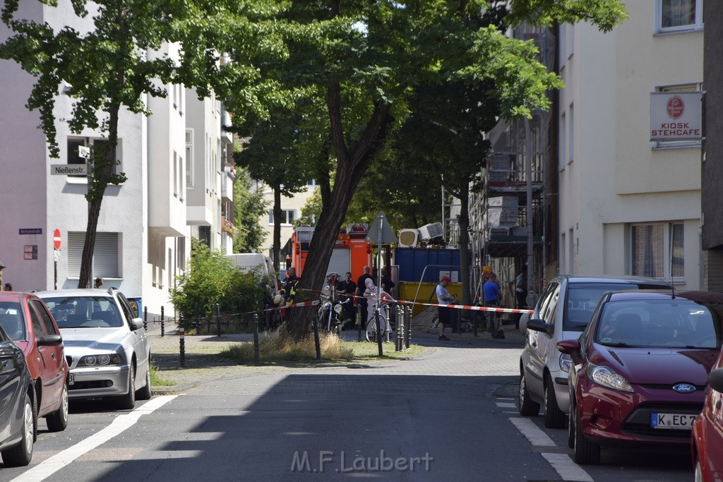 Explo Feuer 2 Koeln Kalk Hoefestr P127.JPG - Miklos Laubert